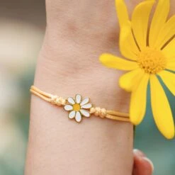Daisy MantraBand Bracelet 20 Daisy MantraBand Bracelet -LIFE IS GOOD SHOP 1159DSYTHR02 04 c7727e7d 0d32 42eb a179 836542e29855