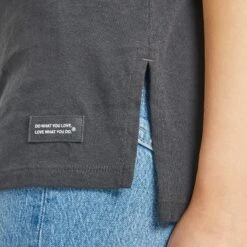 Women's Solid Crusher-LITE Vee Tunic -LIFE IS GOOD SHOP 122763 3