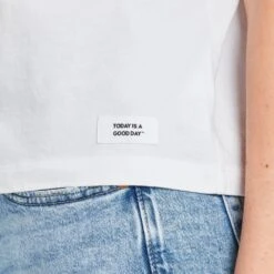 Women's Nice Daisy Short Sleeve Crusher Boxy Tee 12 Women's Nice Daisy Short Sleeve Crusher Boxy Tee -LIFE IS GOOD SHOP 129336 4